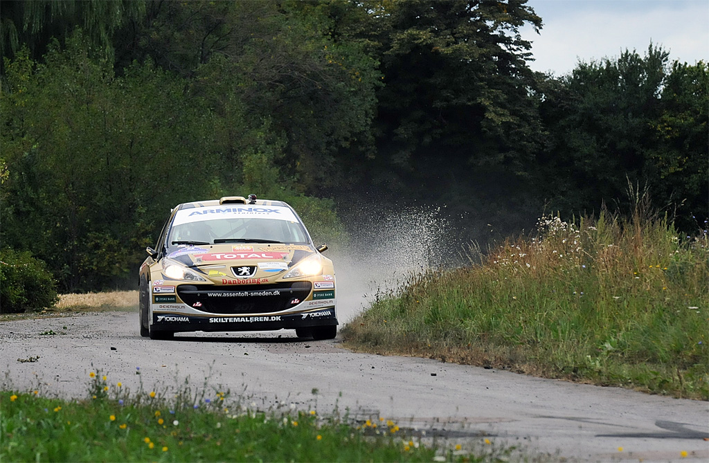 Christian Jensen og Freddy Pedersen er nu blot tre point fra at tilbageerobre føringen i den hårde 4WD-division
(Foto: rallypics.dk)